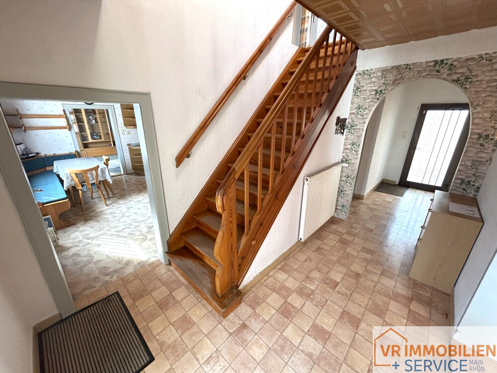 Wohnen & Leben auf dem Land: Großzügiges Wohnhaus mit Halle und Garten in 97633 Gollmuthhausen!