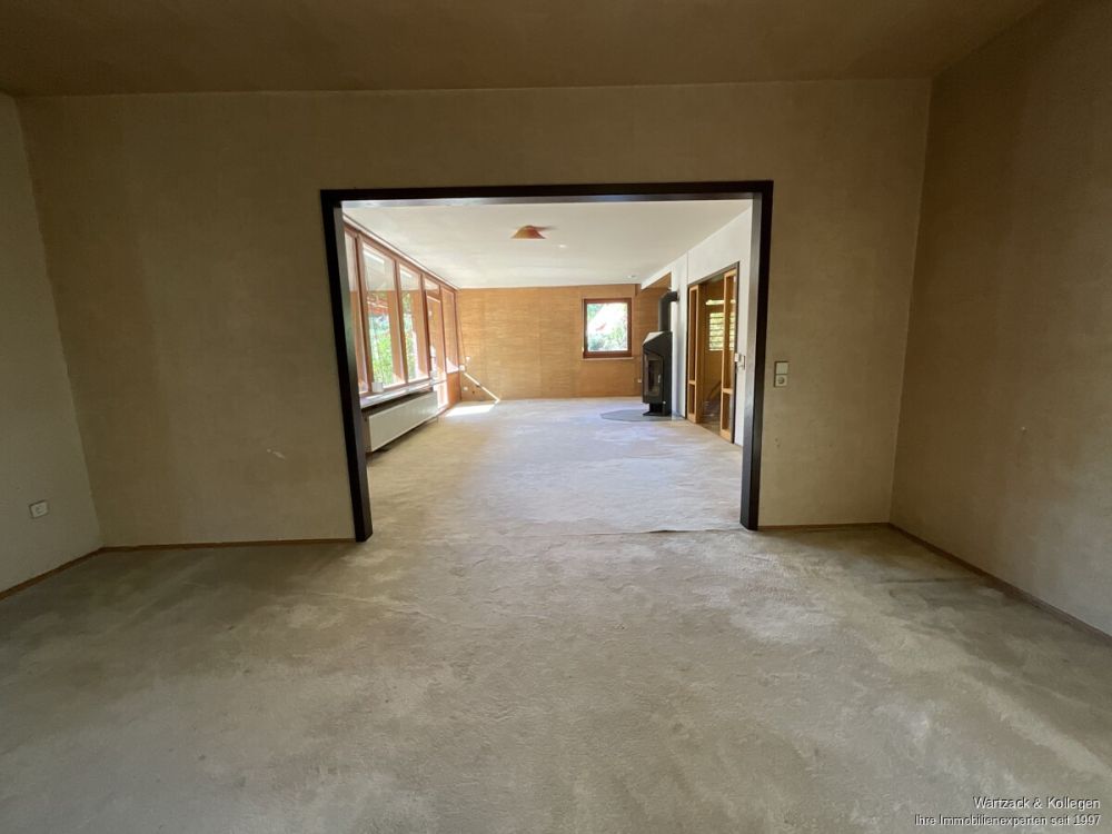 Der Aufwand lohnt sich 
- Einfamilienhaus mit Renovierungsbedarf 
auf traumhaftem Grundstück