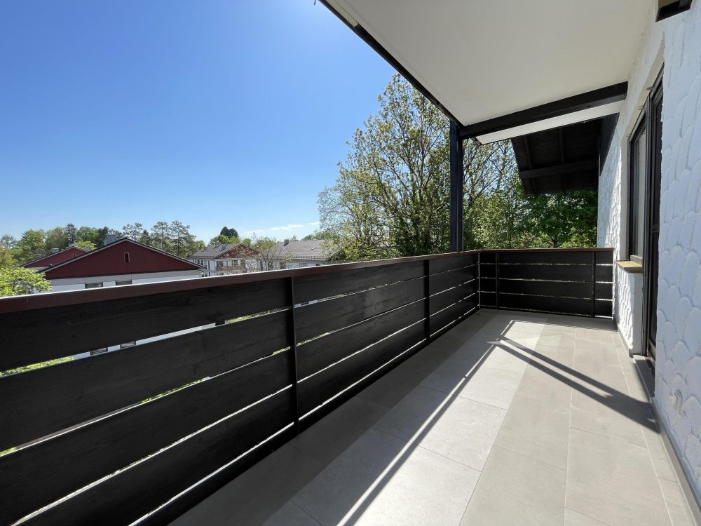 ebenfalls mit neuem Fliesenbelag