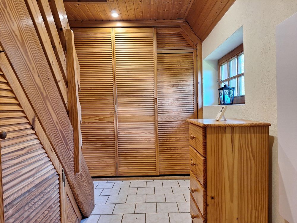 Zauberhafte Reetkate in Sackgassenendlage in den Feldern von Esgrus