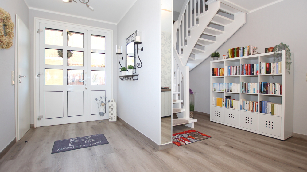 Attraktives EFH mit Wintergarten, Nebengebäude und großzügigem Garten in zentraler Lage von Edewecht