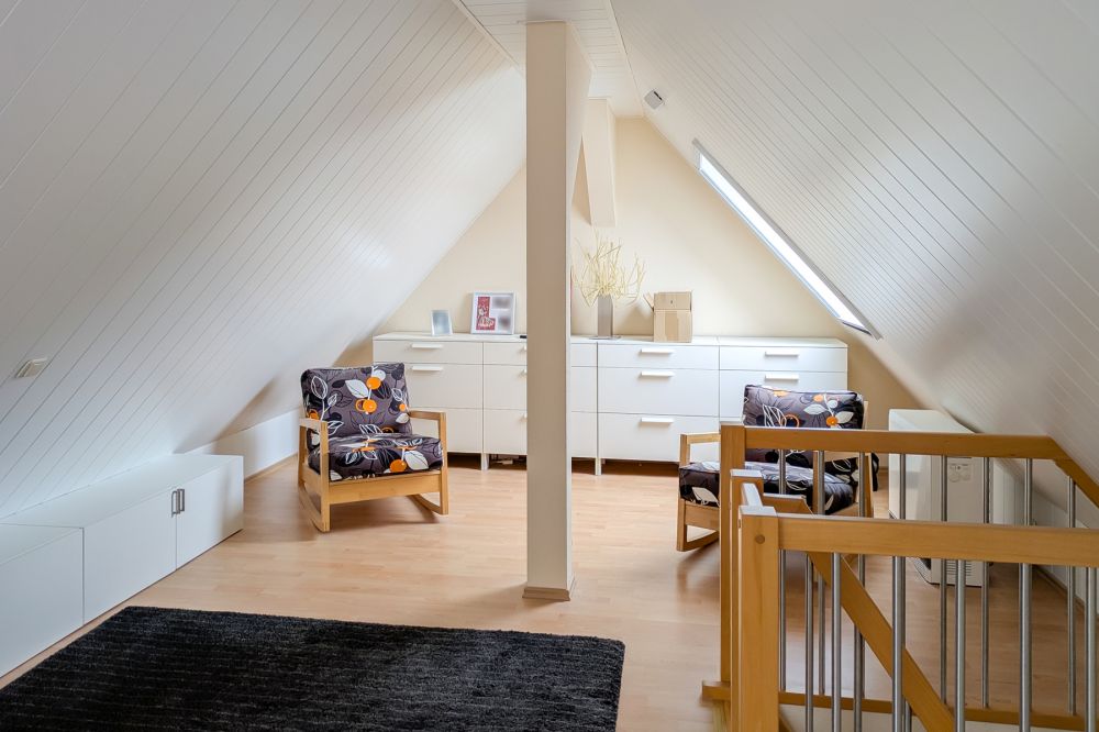 Einzugsbereites Einfamilienhaus wartet auf Sie: Interessante Immobilie in ruhiger Lage  in Höchst!