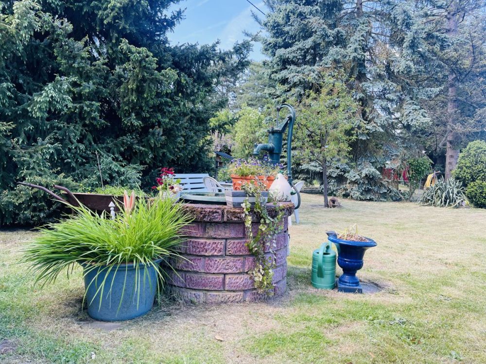 Gartenparadies - Zweifamilienhaus mit Einliegerwohnung