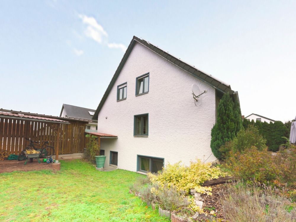 Großzügiges Einfamilienhaus mit großem Garten - gepflegtes Wohnen für die ganze Familie! (9)