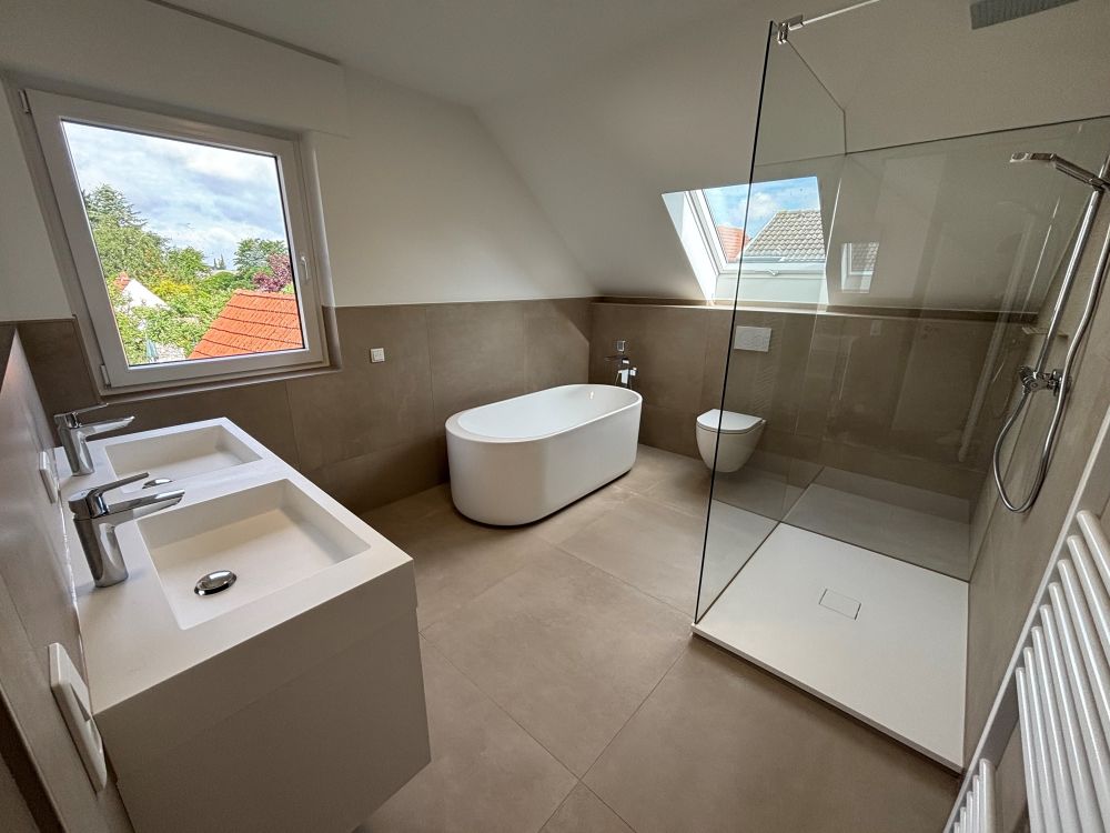 Renoviertes Einfamilienhaus 
mit Garten und Garage
in Rheine-Dorenkamp zu mieten! (9)