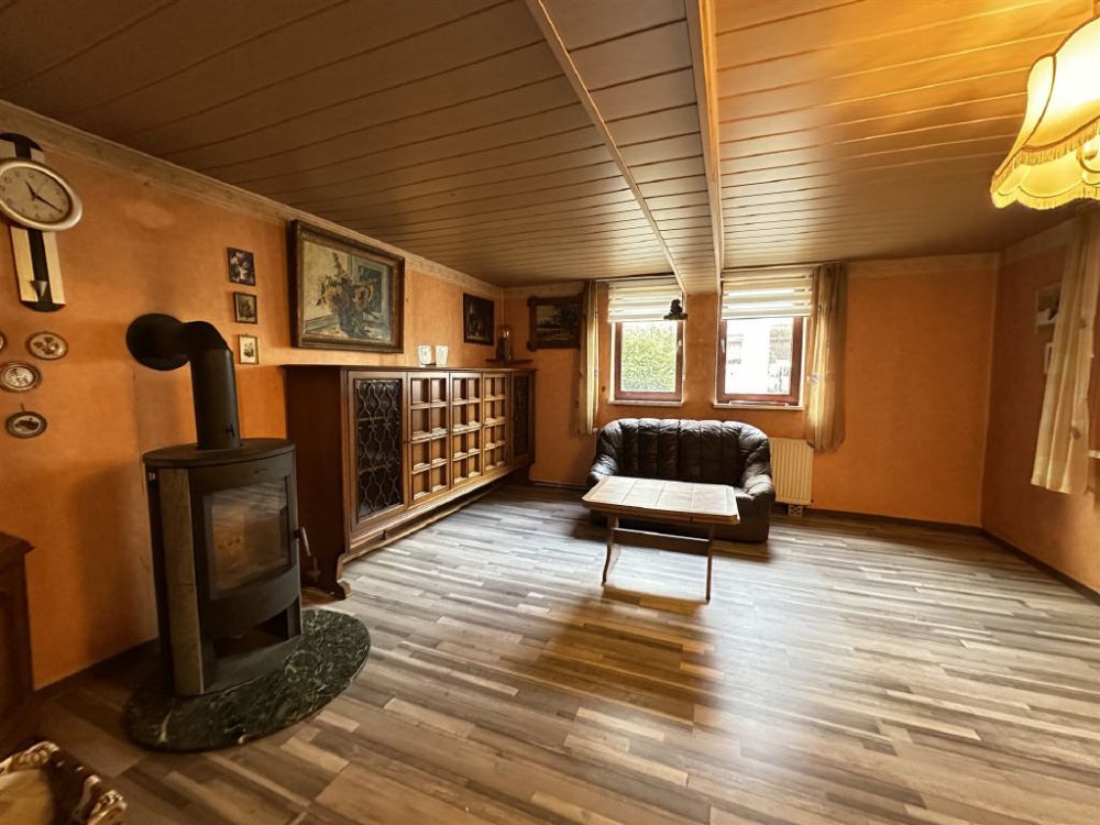 Einfamilienhaus mit Scheune und schönem Garten!