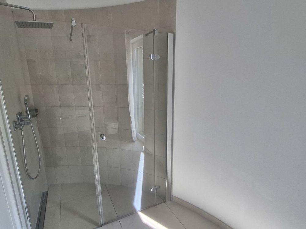 Stilvoll leben im Frankfurter Ostend – moderne 3-Zimmerwohnung mit Balkon, Fahrstuhl und Tiefgarage