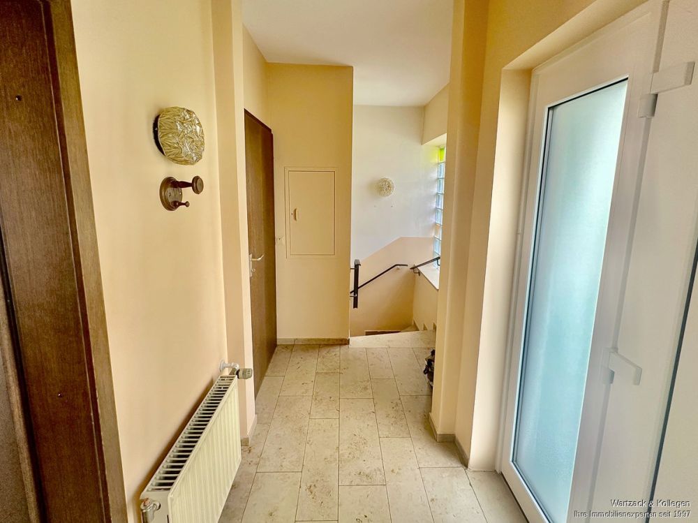 Familiendomizil: Bungalow mit Souterrainflächen