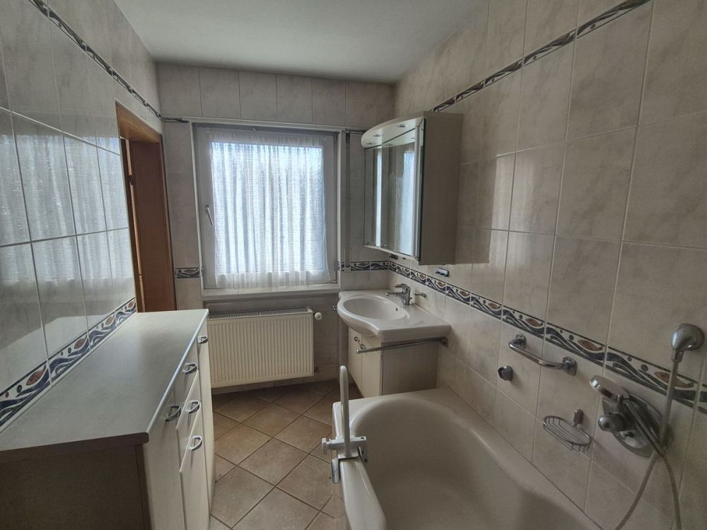 Ihr neues Zuhause mit Potenzial – Reihenmittelhaus mit Garage in Hanau-Großauheim