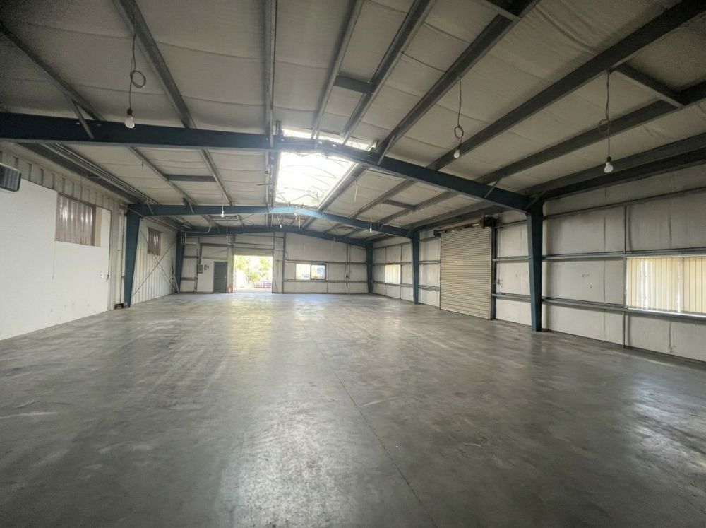 Attraktive und vielfältig nutzbare Gewerbeeinheit in Roßtal! (9)