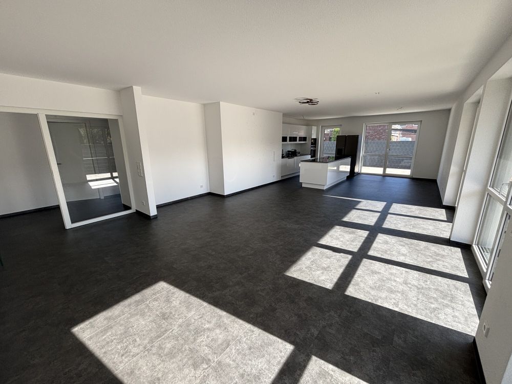 Modern & barrierefrei!
4-Zimmer-Wohnung mit Tiefgarage
im beliebten Stadtteil Rheine-Wietesch! (9)