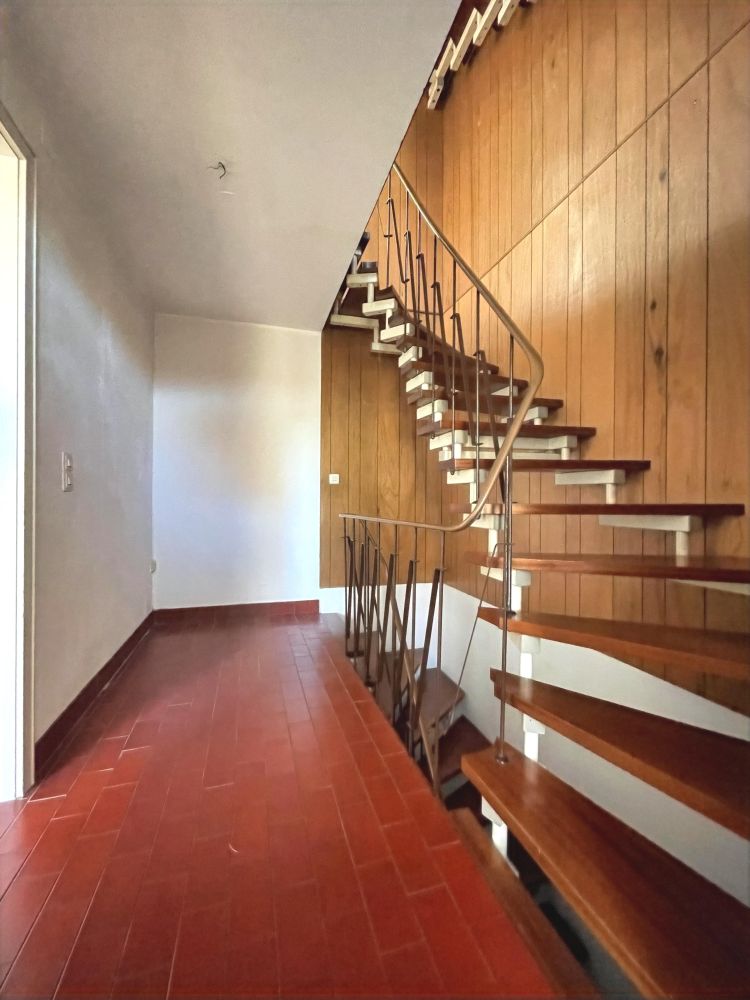 Flur und Treppenhaus EG