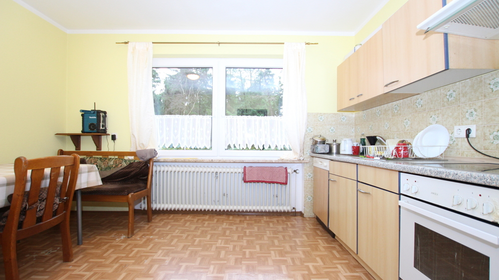 Großzügiges EFH mit Modernisierungsbedarf u. Garage auf großem Grundstück in Alleinlage von Edewecht