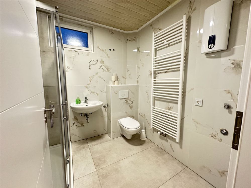 Vollständig Renovierte Doppelhaushälfte in Lingerhahn!