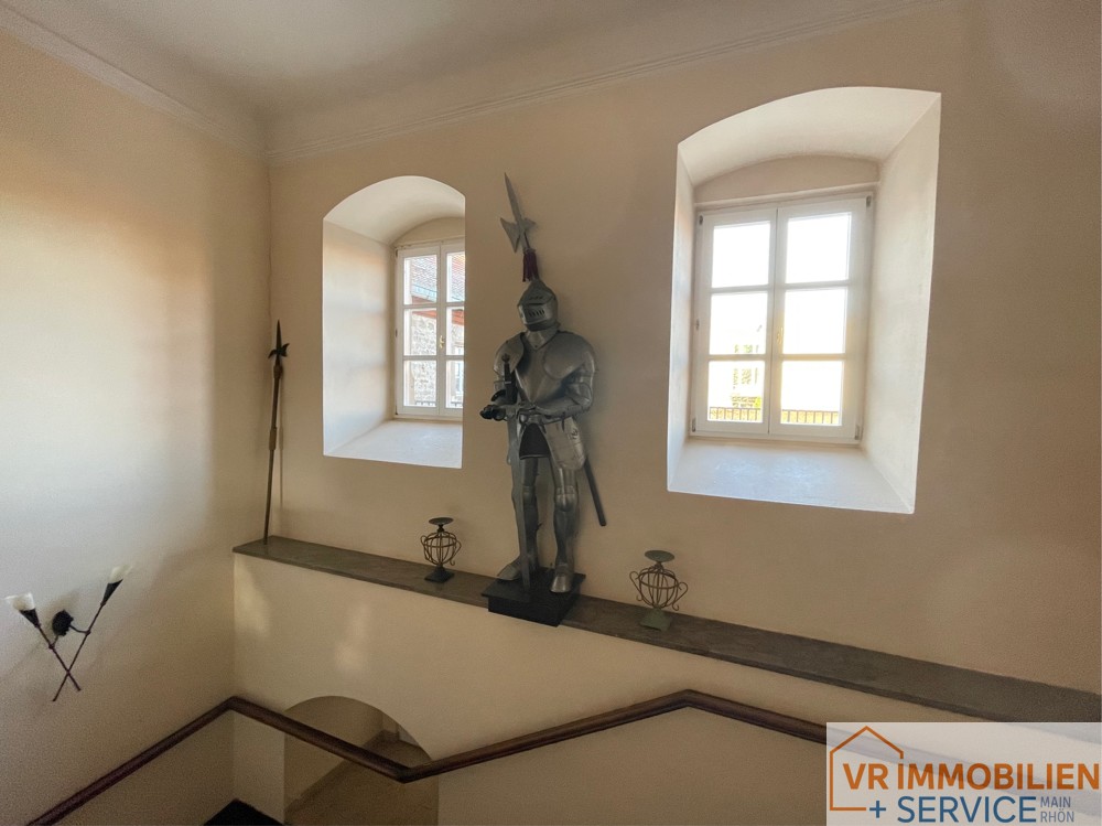 Einzigartige Immobilie mit historischem Flair: Ehemalige Amtskellerei in 97631 Bad Königshofen!