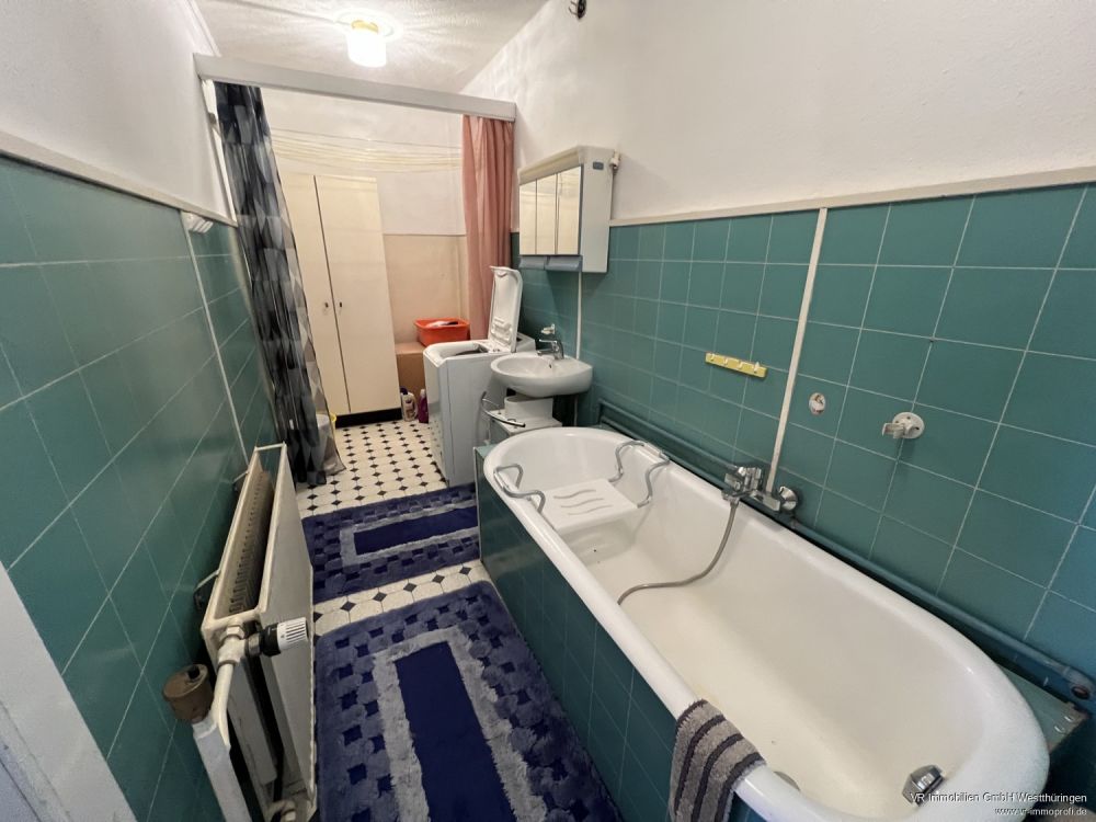 Großes Haus für kleines Geld im schönen Großvargula!