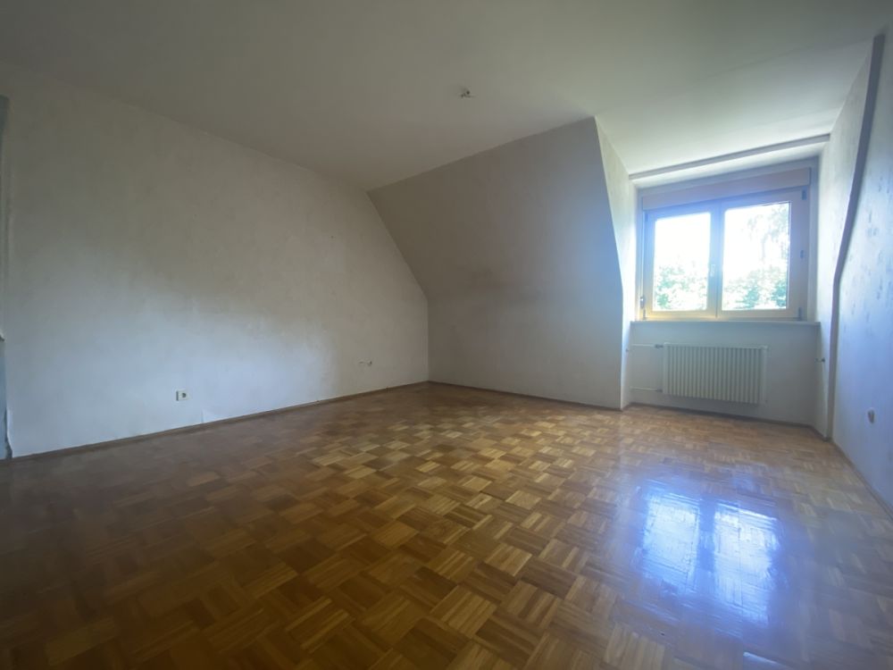 Wohnen am Merklsteig - Charmantes Reihenmittelhaus mit Garage, Wintergarten, Freischwimmbecken und zusätzlichem Gartengrundstück in begehrter Wohnlage in Weiden!