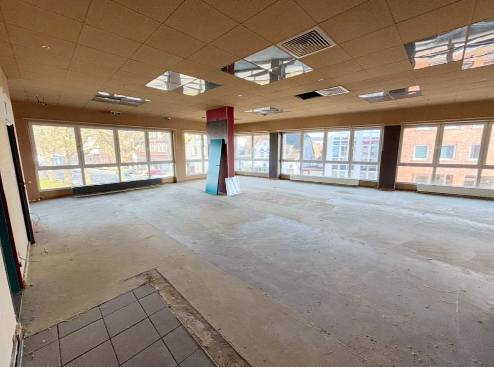 große Gewerbefläche mit vielen Möglichkeiten
im 1. Obergeschoss stadtzentral von Rheine zu mieten! (9)