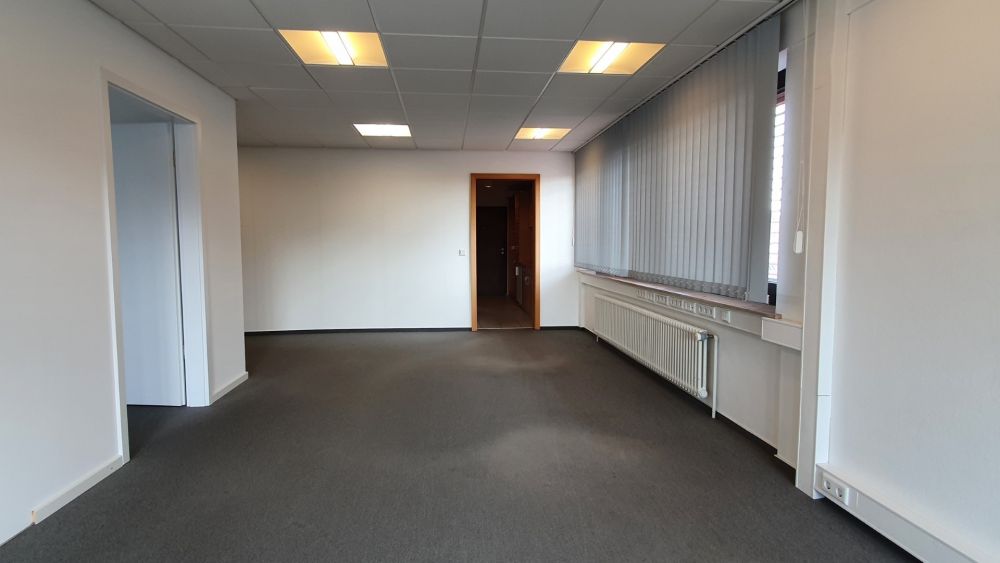 Helle Büroetage mit Dachterrasse