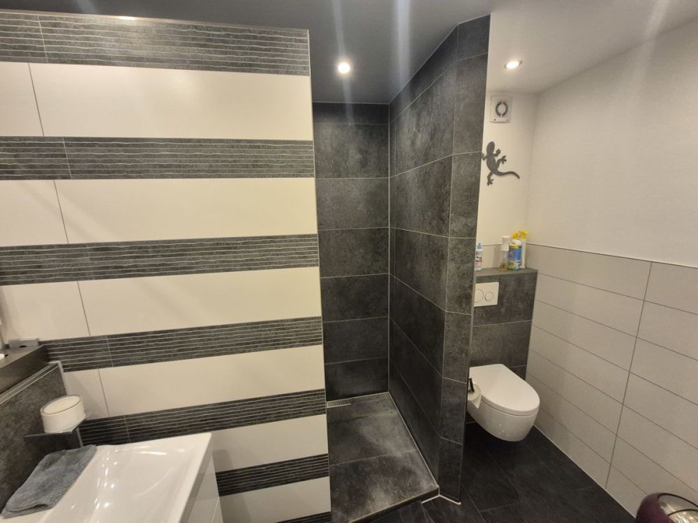 Top modernisierte 3-Zimmer-Wohnung mit Loggia