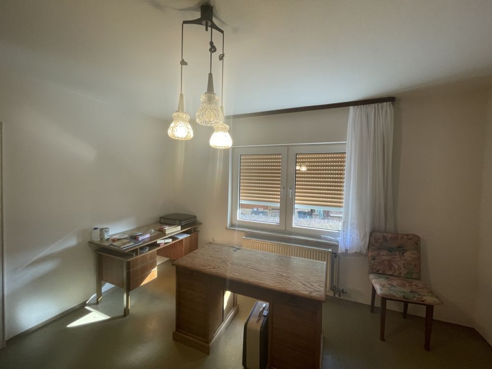 Einfamilienhaus mit großer Maschinenhalle und Werkstatt in Waidhaus!