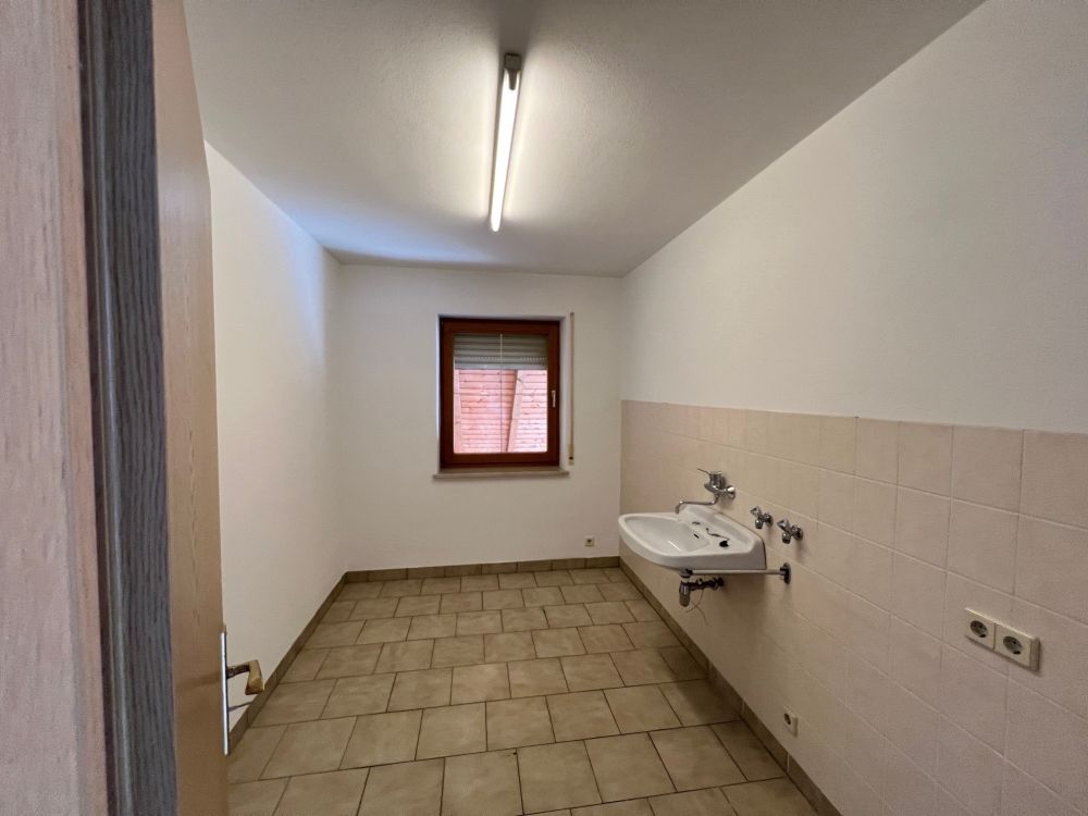 Geräumiges Reihenhaus mit viel Wohnfläche und solider Bausubstanz in Hallbergmoos