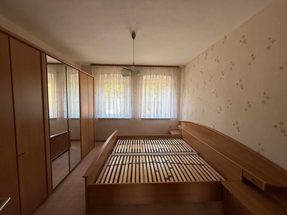 Sanierungsbedürftiges Mehrfamilienhaus in Arzberg!