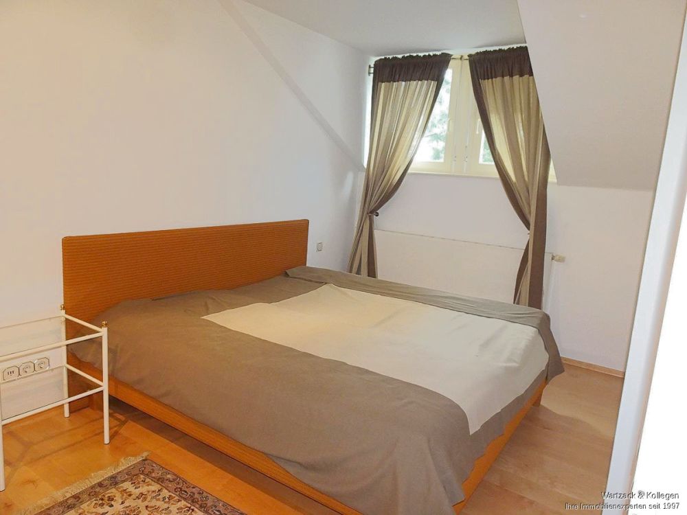 großzügige Dachgeschosswohnung im edlen Gewand in Schwabach