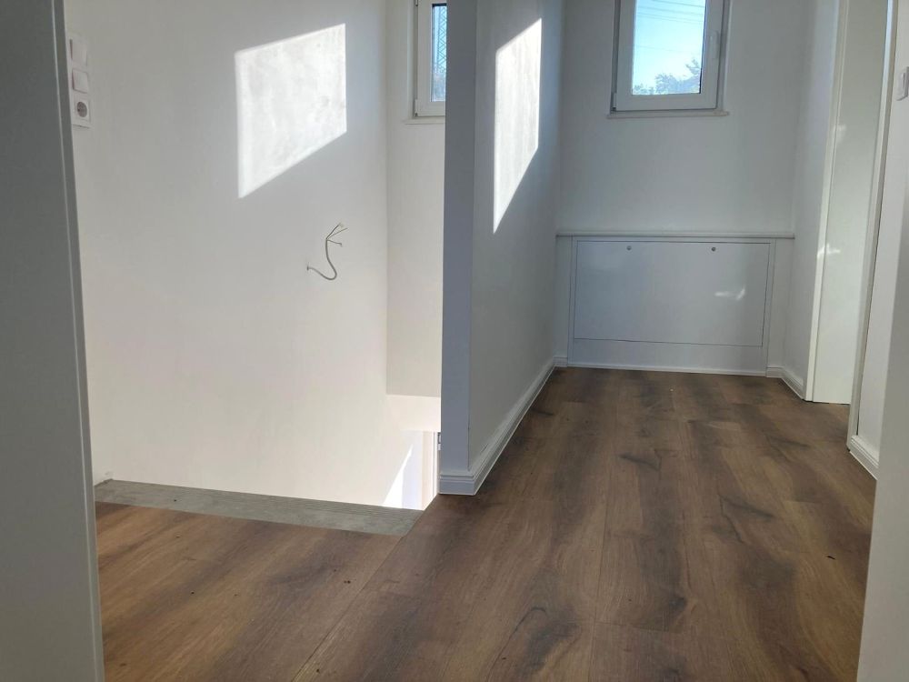 Kernsaniertes Reihenendhaus mit zwei separaten Wohneinheiten am Ellenberger Forst