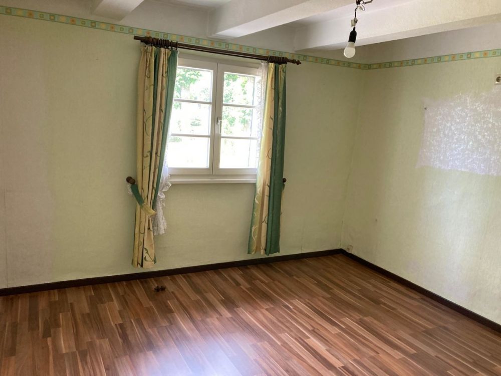 Renovierungsbedürftiges Fachwerkhaus mit Nebengebäude in Lindlar-Kapellensüng