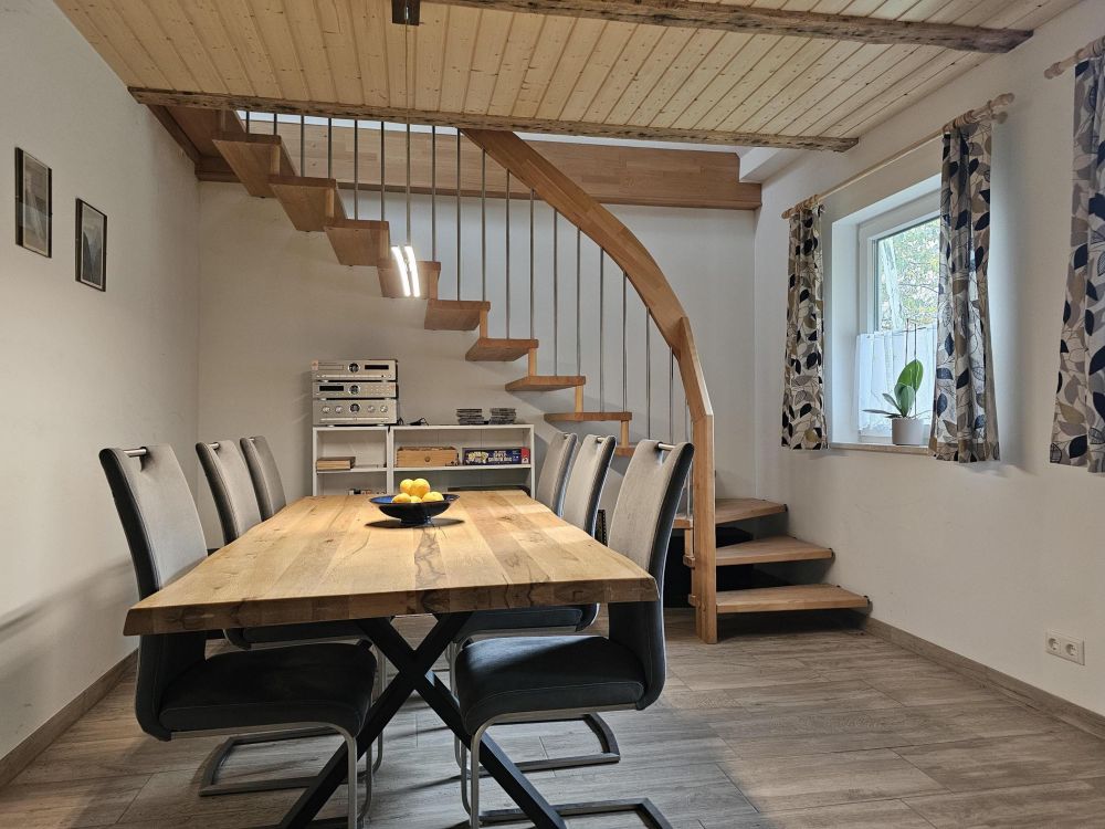 Modernes Wohnen in Alleinlage - auf großem Naturgrundstück und fußläufiger Entfernung zum NOK!